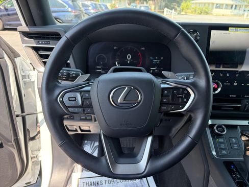 Used 2025 Lexus GX 550 w/ Accessory Package (CT) AWD/4WD image 12
