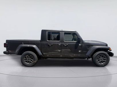 New 2025 Jeep Gladiator Sport