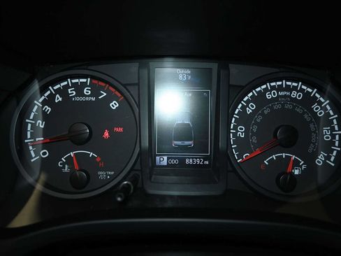 Used 2022 Toyota Tacoma SR AWD/4WD image 10