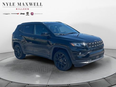 New 2026 Jeep Compass Latitude image 2