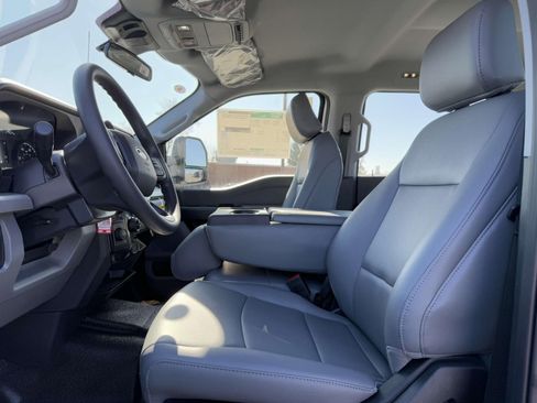 New 2025 Ford F550 4x4 Crew Cab Super Duty image 9