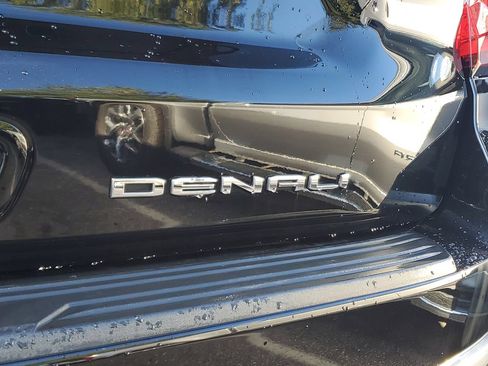 Used 2022 GMC Yukon Denali AWD/4WD image 8