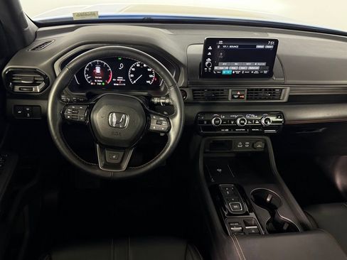 Used 2023 Honda Pilot TrailSport image 32