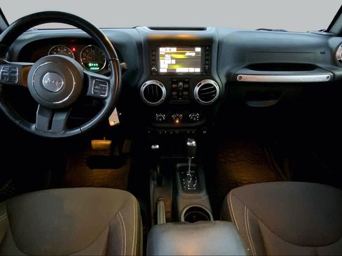 Used 2017 Jeep Wrangler Unlimited Sahara w/ Max Tow Package AWD/4WD image 15