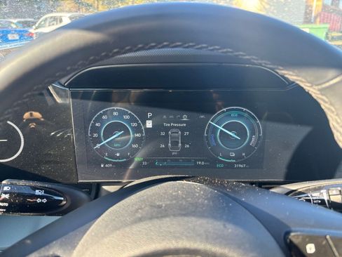 Used 2025 Hyundai Elantra Limited image 39