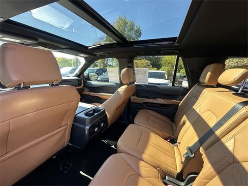 Certified 2022 Ford Expedition Max Platinum image 18