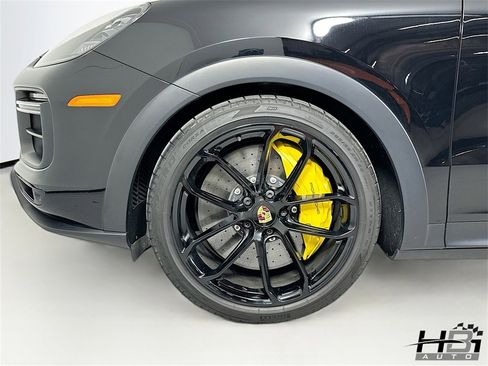 Used 2023 Porsche Cayenne Turbo GT image 17