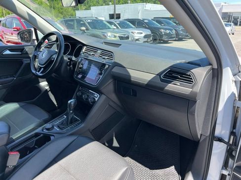 Used 2018 Volkswagen Tiguan SE w/ Panoramic Sunroof Package AWD/4WD image 24