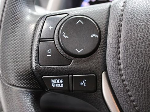 Used 2017 Toyota RAV4 LE AWD/4WD image 19