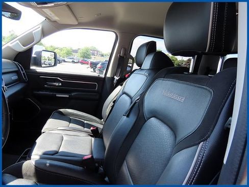 Used 2022 RAM 1500 Laramie AWD/4WD image 15