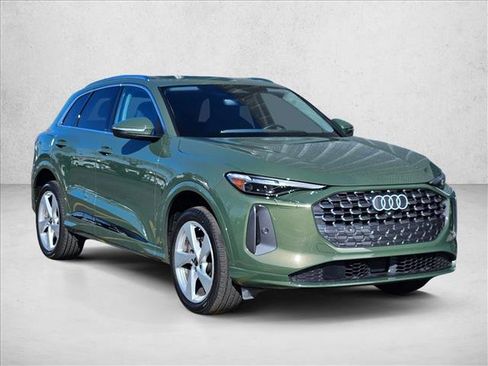 Certified 2025 Audi Q5 Premium Plus w/ Premium Plus image 3