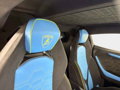 Used 2025 Lamborghini Revuelto AWD/4WD image 26