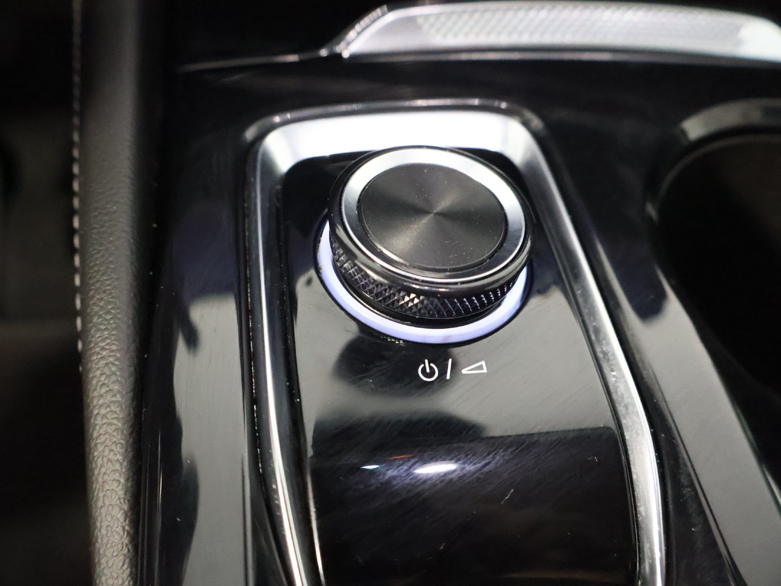 Used 2024 Buick Envision Preferred AWD/4WD image 41