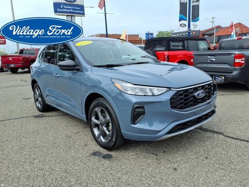 Certified 2024 Ford Escape ST-Line w/ Tech Pack #1 AWD/4WD image 4