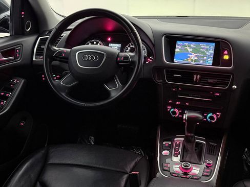 Used 2016 Audi Q5 2.0T Premium Plus w/ Technology Package image 29