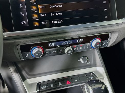 Used 2025 Audi Q3 2.0T Premium image 23