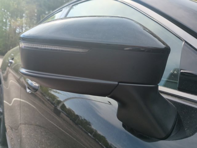 Used 2025 Toyota Crown AWD/4WD image 12