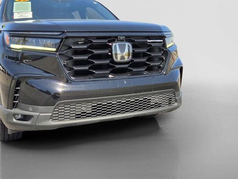 Used 2025 Honda Pilot Black Edition image 9
