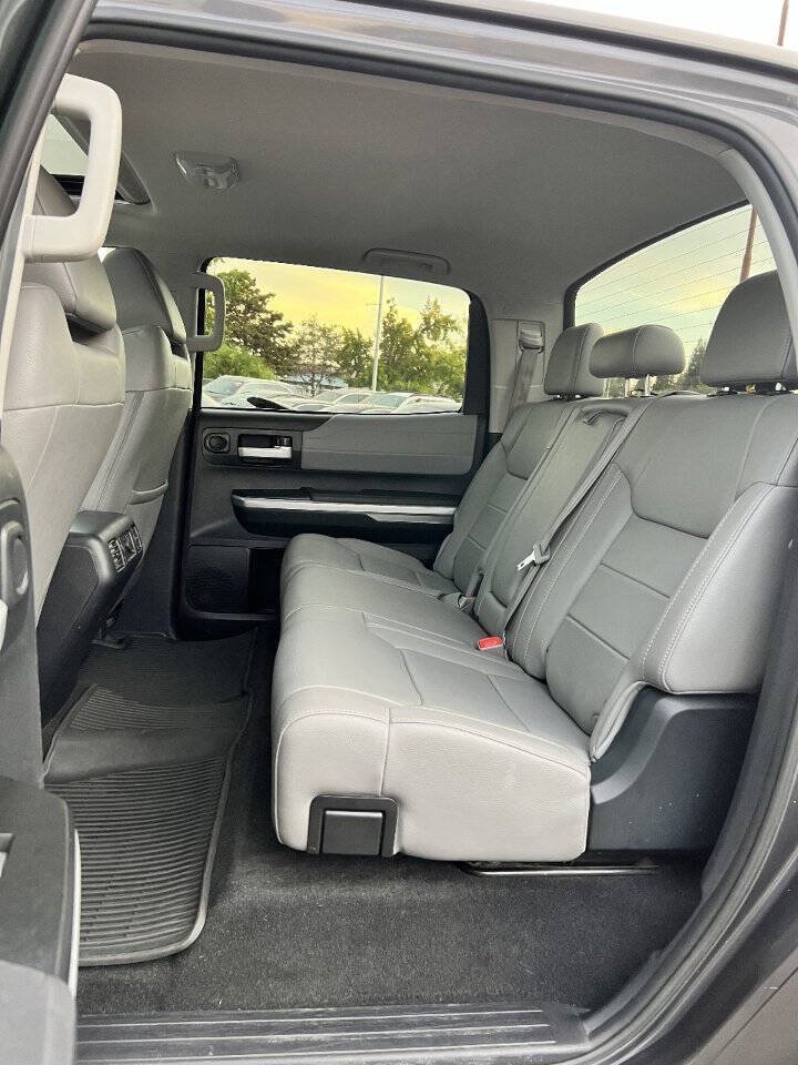 Used 2017 Toyota Tundra Limited w/ Limited Premium Package AWD/4WD image 12