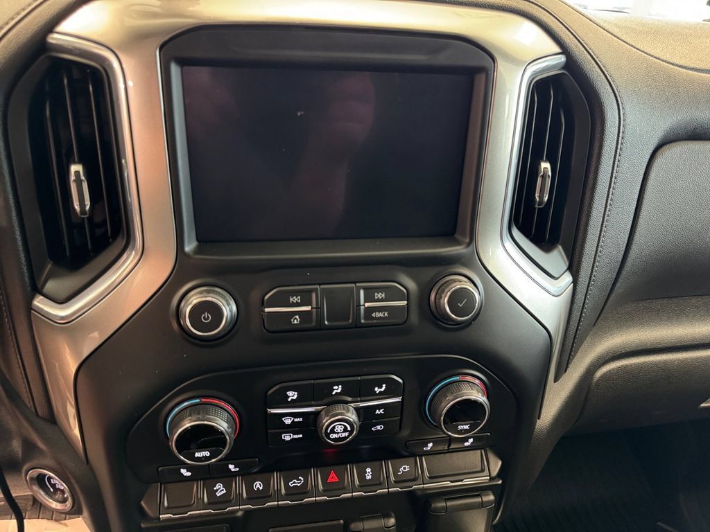 Used 2021 Chevrolet Silverado 1500 LT Trail Boss w/ Convenience Package II AWD/4WD image 21
