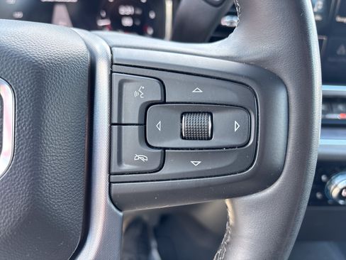 Used 2025 GMC Sierra 1500 SLT AWD/4WD image 19