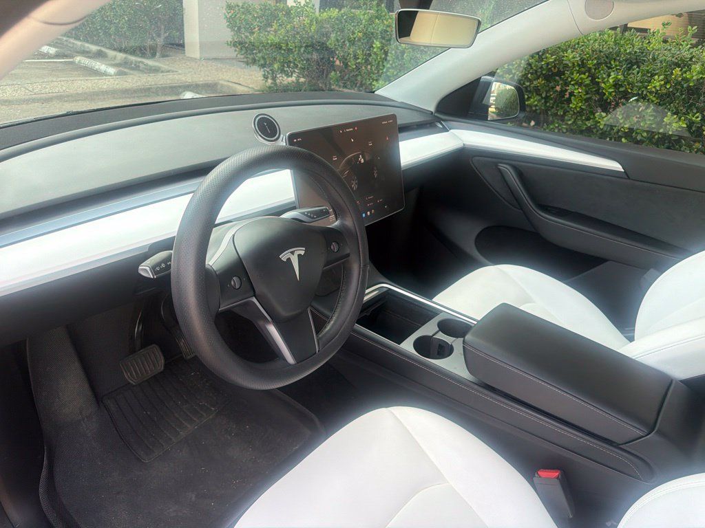 Used 2023 Tesla Model Y AWD image 16