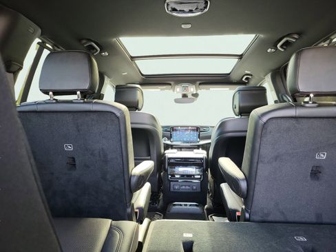 New 2026 Jeep Grand Wagoneer Limited AWD/4WD image 15