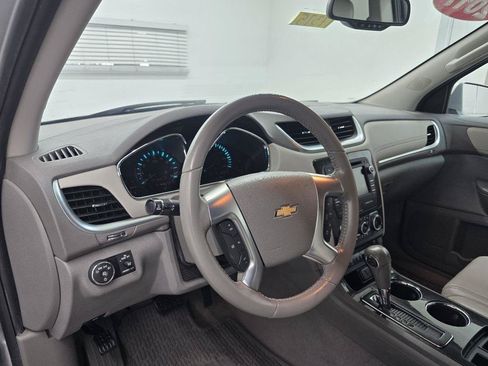 Used 2017 Chevrolet Traverse LT FWD image 10