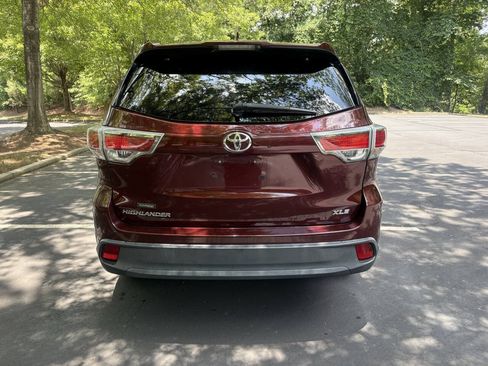 Used 2016 Toyota Highlander XLE FWD image 5
