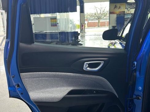 Used 2022 Jeep Compass Latitude image 19