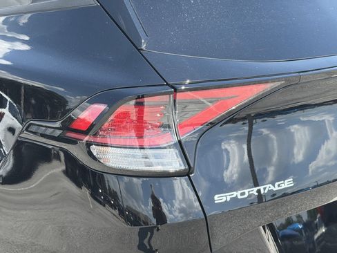 Used 2024 Kia Sportage SX FWD image 7