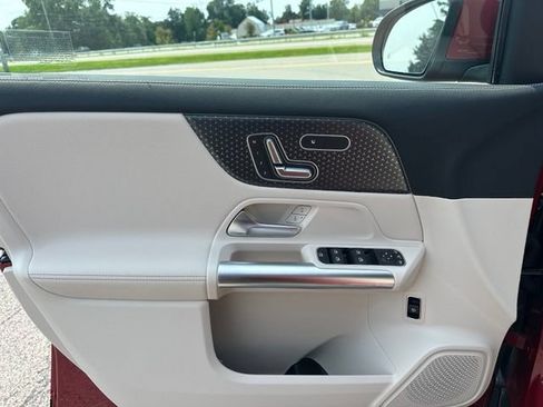 New 2026 Mercedes-Benz GLA 250 4MATIC image 11