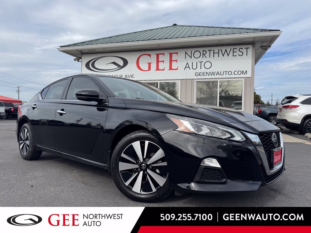 Used 2021 Nissan Altima 2.5 SV w/ SV Premium Package AWD/4WD image 1