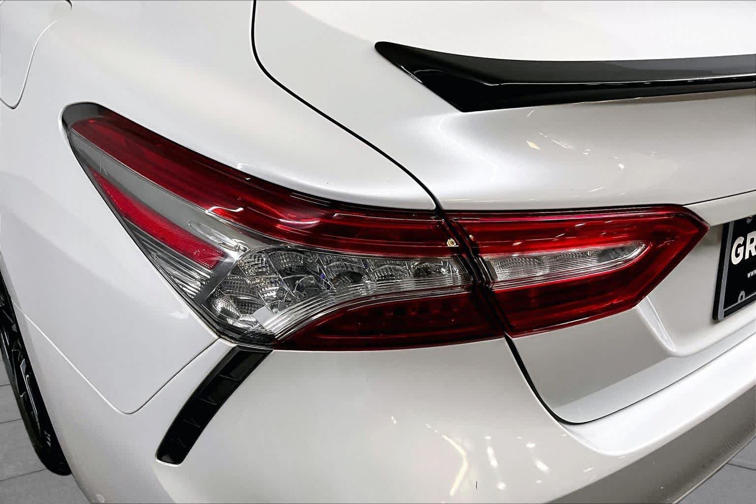 Used 2019 Toyota Camry XSE w/ Navigation Package FWD image 28