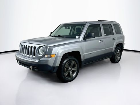 Used 2016 Jeep Patriot Sport w/ Power Value Group FWD image 3