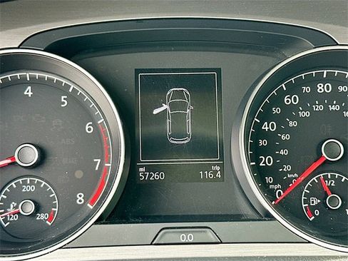 Used 2016 Volkswagen Golf SE image 12