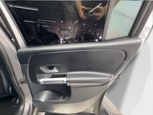 Used 2022 Mercedes-Benz GLB 250 image 27