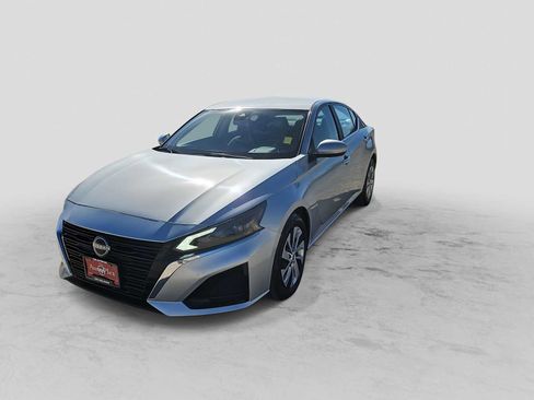 Used 2023 Nissan Altima 2.5 S image 4