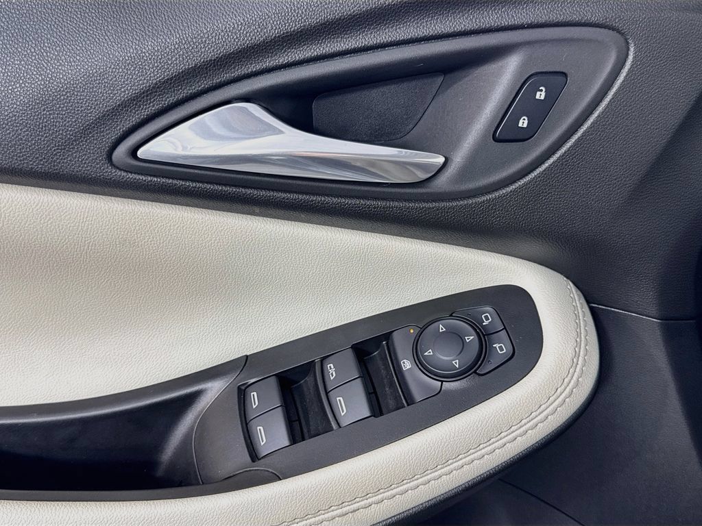 Used 2021 Buick Encore GX Select AWD/4WD image 16