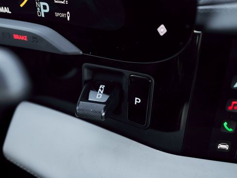 Used 2023 Porsche Taycan 4S w/ Premium Package image 58