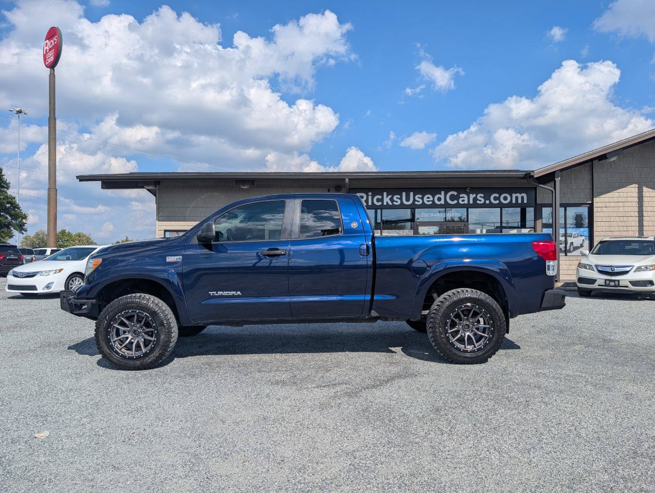 Used 2013 Toyota Tundra 4x4 Double Cab w/ Tow Pkg image 11
