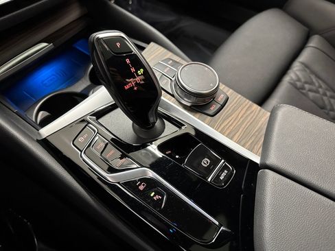 Certified 2023 BMW 530e w/ Premium Package image 18