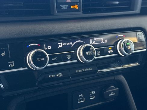 Certified 2025 Honda Pilot Sport image 21