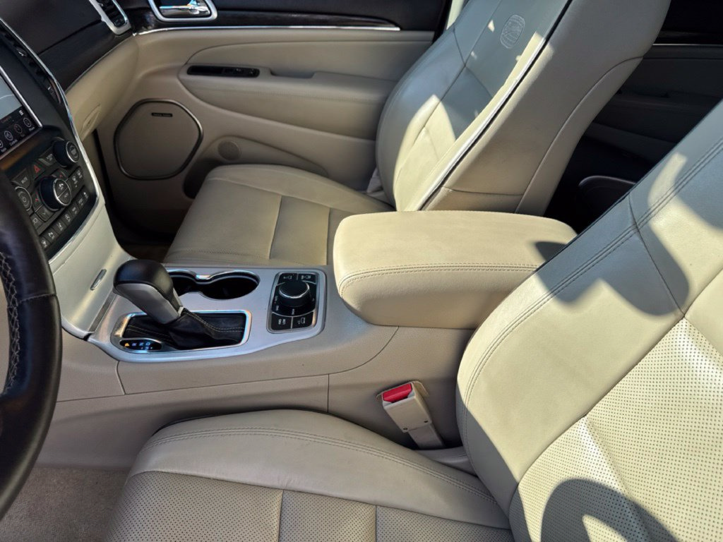 Used 2018 Jeep Grand Cherokee Overland AWD/4WD image 18