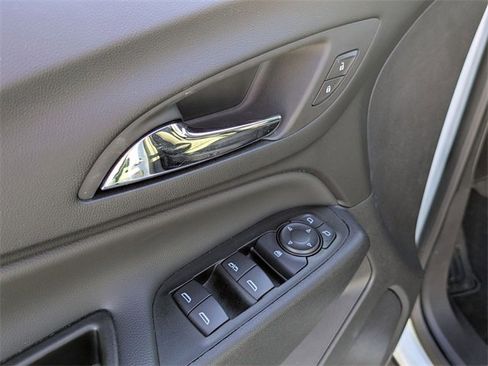 Used 2024 Chevrolet Equinox LT image 11