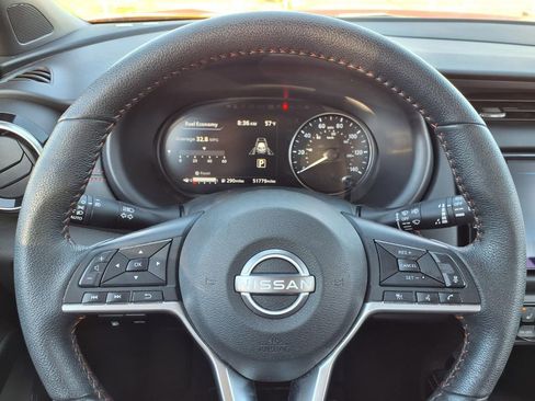 Used 2023 Nissan Kicks SR w/ SR Premium Package FWD image 11