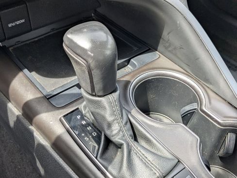 Used 2022 Toyota Camry SE w/ Carpet Mat Package (TMS) image 12