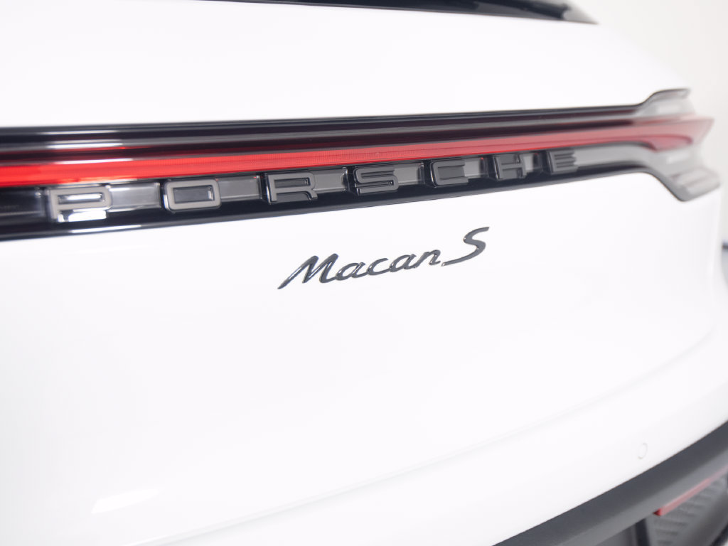 Certified 2026 Porsche Macan S AWD/4WD image 44
