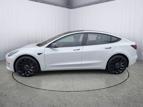 Used 2022 Tesla Model 3 Performance image 5