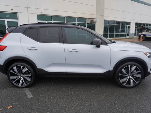Used 2021 Volvo XC40 P8 Recharge w/ Advanced Package image 8